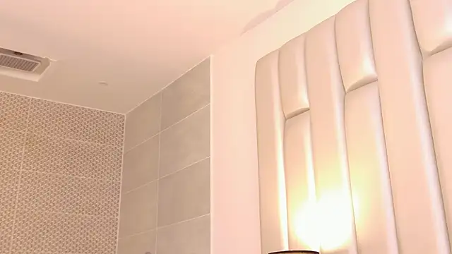 Emily_robertss webcam