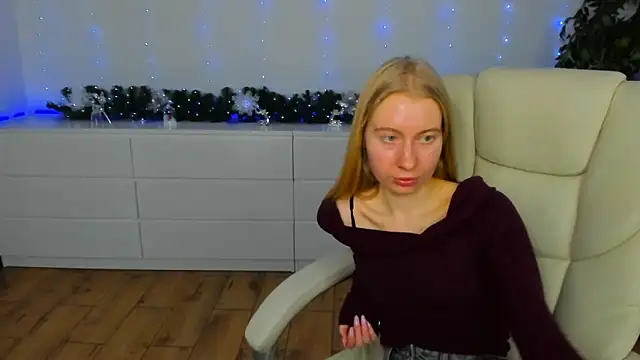 Alina_Blonde webcam