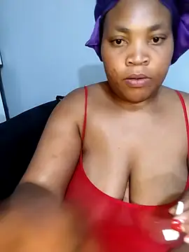 BeverlyQueen14 webcam