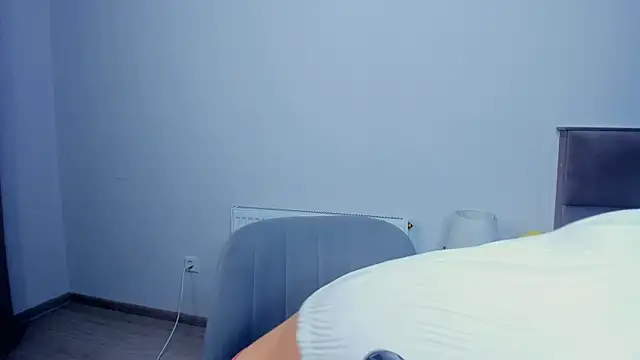 LorrieDegonia webcam