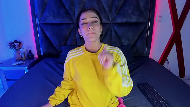 PamelaWhiite_ webcam