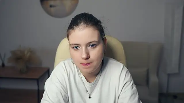 NovellaArjune webcam