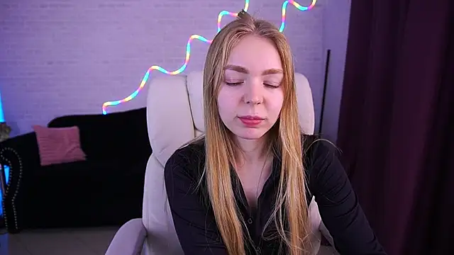 emilysunshines - EmilySunshineS's free webcam - UK Sex Cams