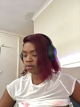 LuciousLips96 webcam