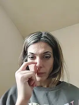 SheTheDeeevil webcam