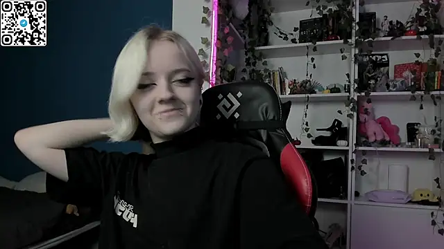 Holy_Mistress_S webcam