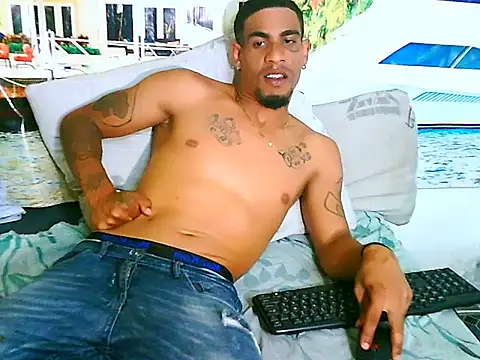 IndianMuscle69 webcam