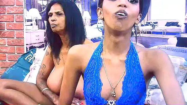 IndianSexySlender webcam