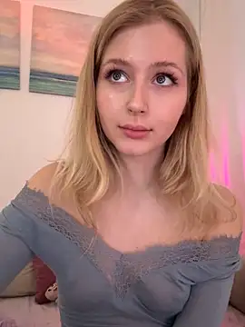 lunarase (F young) - doggy pose and twerking