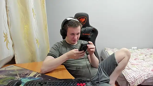 iliaskrislove - Iliaskrislove's free webcam - UK Sex Cams