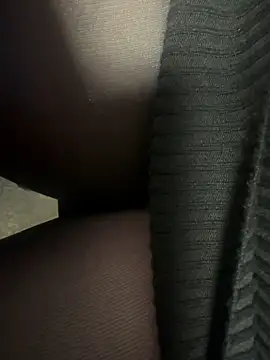 HiddenHoneyLDN webcam