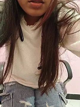 Iamyourdarling webcam