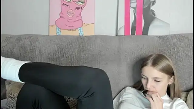 hitgyrl - HitGyrl's free webcam