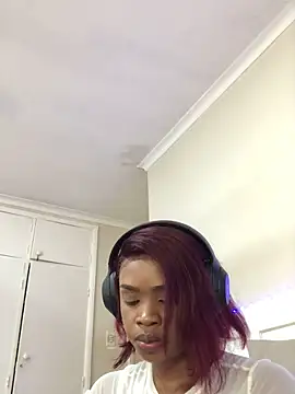 LuciousLips96 webcam