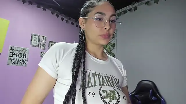 ChloeeTompson_ webcam