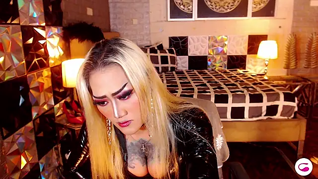 HorseCockDivine webcam