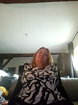 lady_charlyne webcam