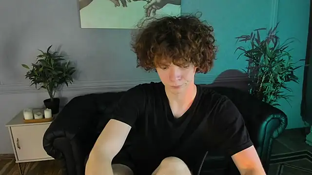 tommy_jamm (M twink) - biceps show