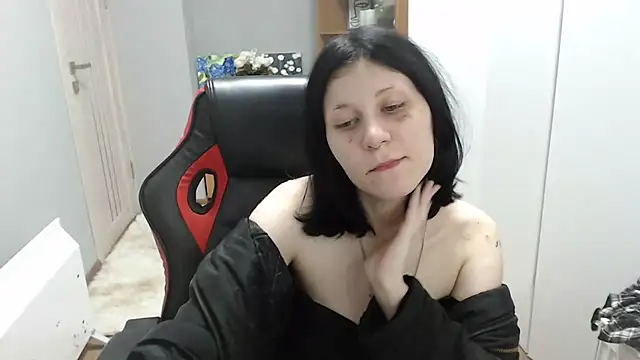 TinaQuiin webcam