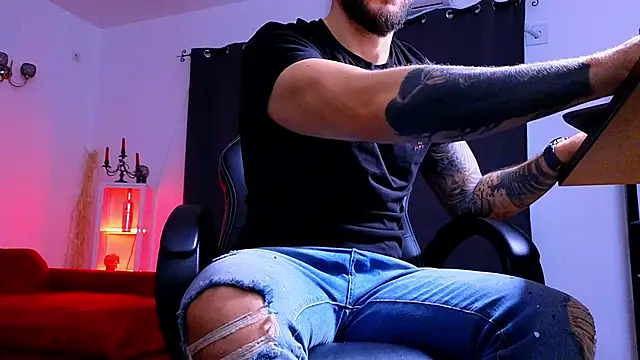 MightyAaron66 webcam