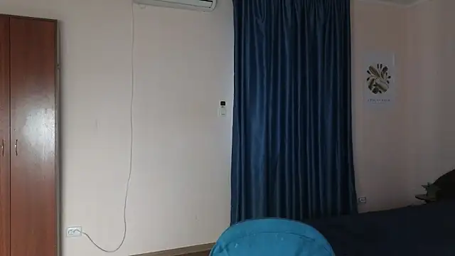 Mirabelle_Velvet webcam