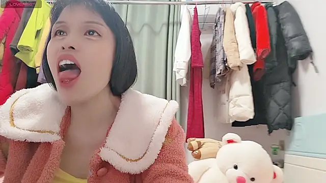 yan61 - Yan61's free webcam - UK Sex Cams