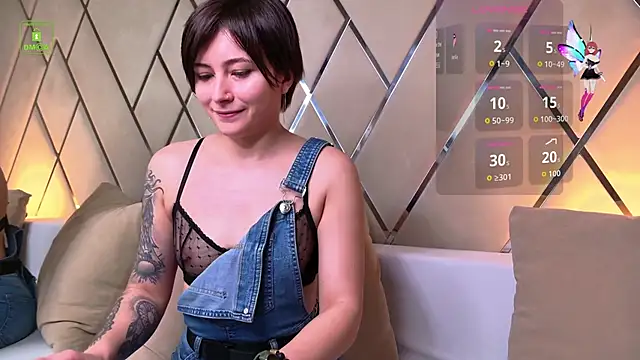 Ishtar_Divine webcam