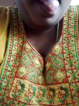 Webcam Model (Potti-model-81)  is live.Free join now!