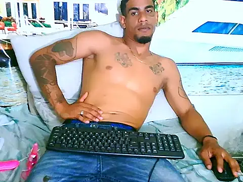 IndianMuscle69 webcam