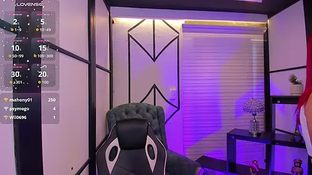 NahomiRichards_ webcam