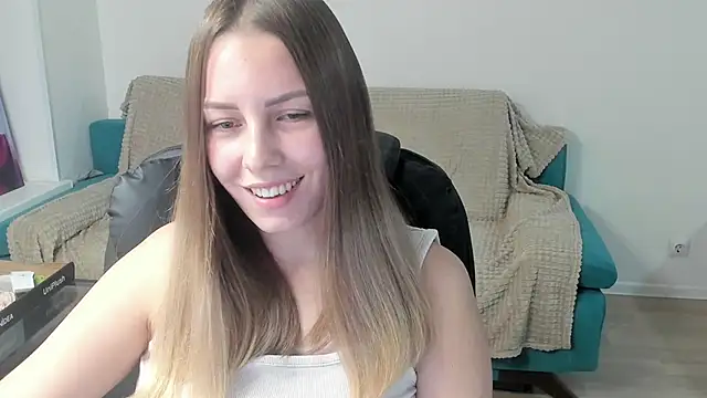 Mia_shy1 webcam