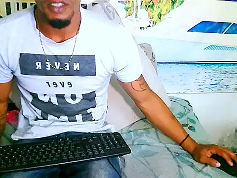 IndianMuscle69 webcam