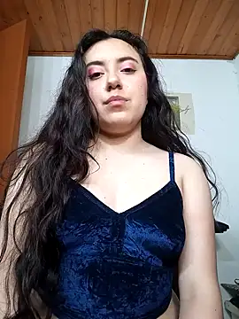 Webcam Model (Emi_chik)  is live.Free join now!