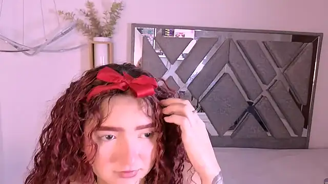 venus_velvett (F teen) - oil on my tits