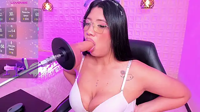 estrella_bigboobs14 - Estrella_bigboobs14's free webcam