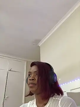 LuciousLips96 webcam