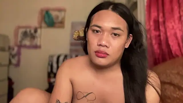 untouchable_mia webcam