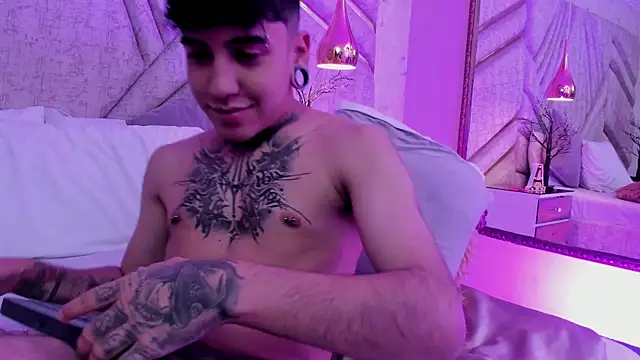 santiolsen - SantiOlsen's free webcam - UK Sex Cams