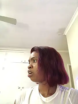 Webcam Model (LuciousLips96)  is live.Free join now!