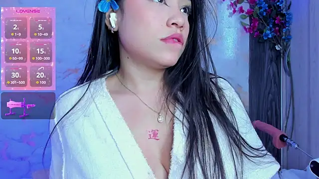 eva_cutte (F teen) - show tits and bounce them  🥵😏🍒