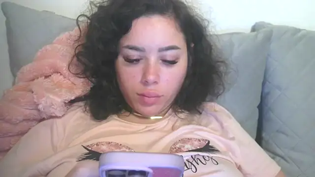 LovelyJulliette webcam