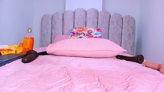 sharlott_miller webcam