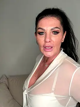 Webcam Model (Nola_Luxx-offiziell)  is live.Free join now!