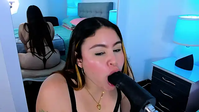 adelejhones - AdeleJhones's free webcam