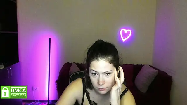 Alicia_redfollow webcam