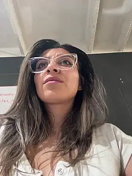 isabella_varella - Isabella_Varella's free webcam