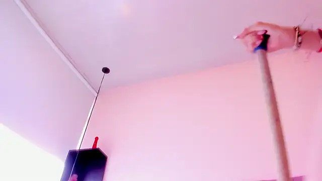 violet_myerrs webcam