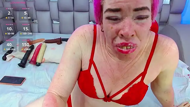 Kittywhiteass webcam