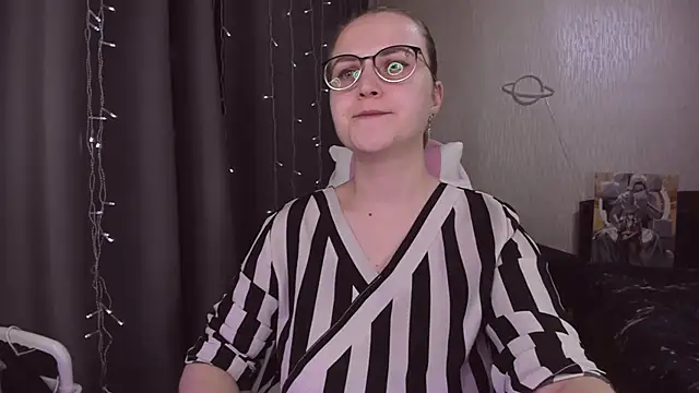 MissBrightShine webcam