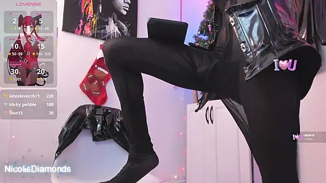 NicolleDiamonds_cg webcam